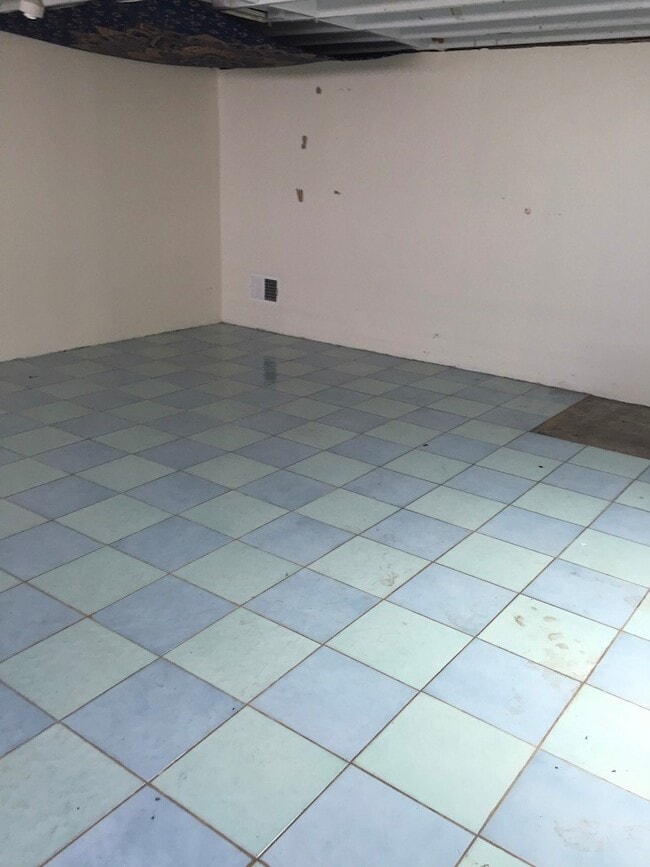 Building Photo - 6835 Trigo Rd