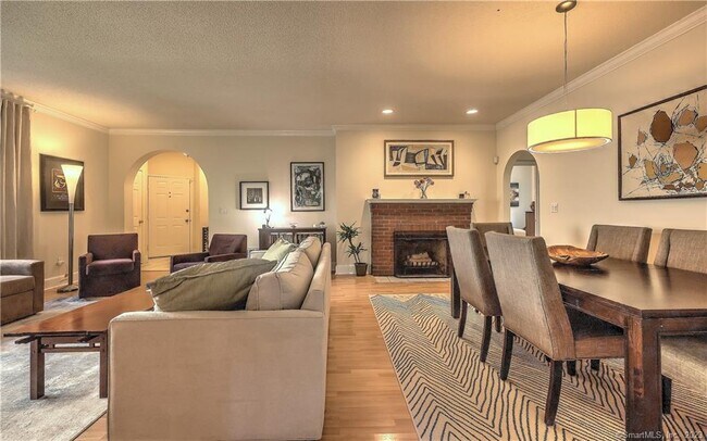 Building Photo - 500 Prospect St