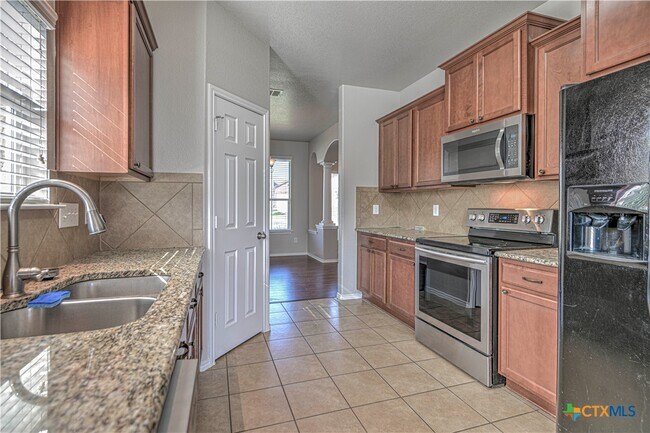 Building Photo - 1011 Sugar Brook Dr