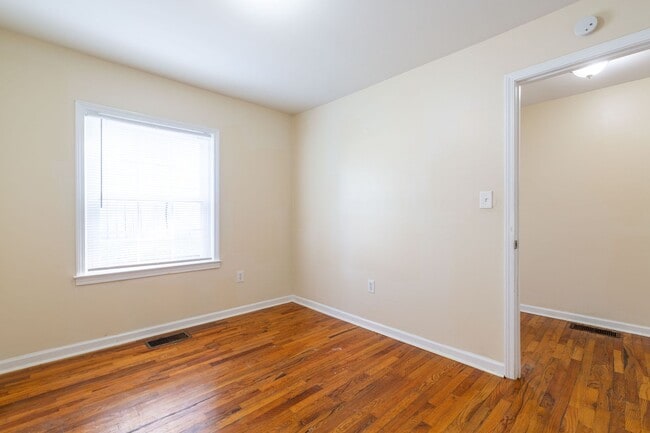 Building Photo - 4-Bedroom Rental in Prime Hapeville Location