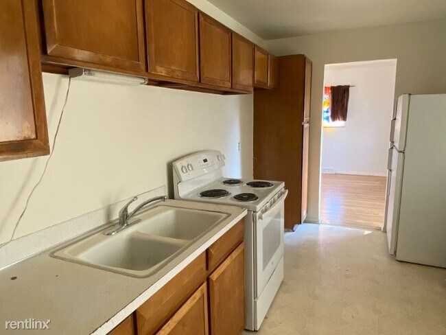 Building Photo - 2 br, 1 bath House - 644 S Perry St