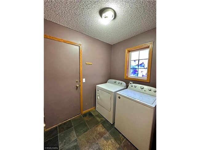 Building Photo - 2027 Brittany Ct