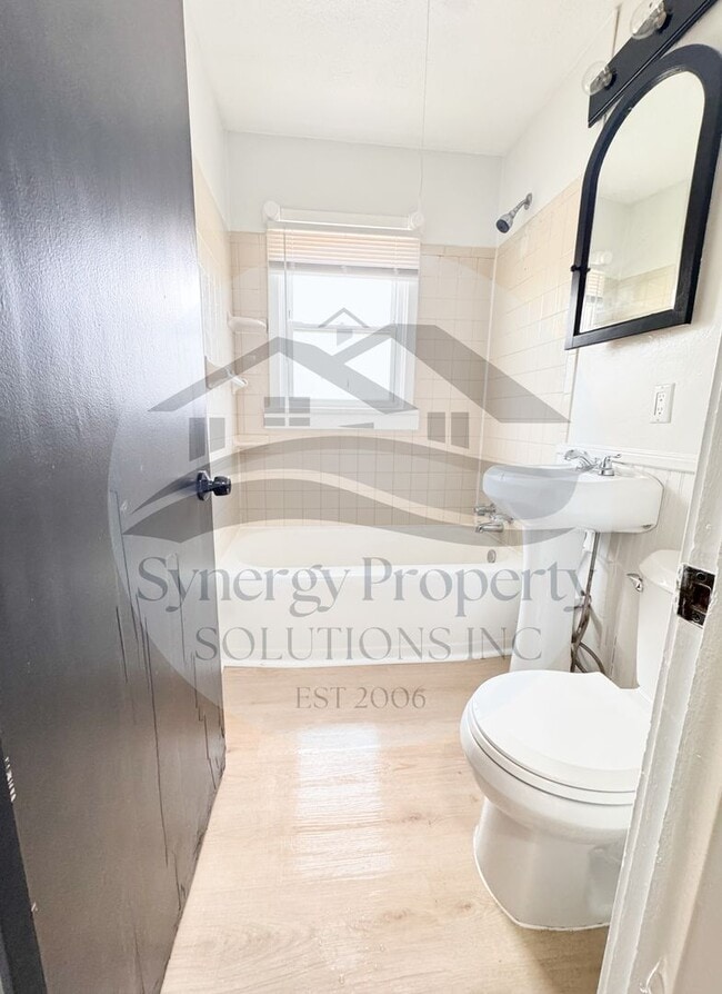 Building Photo - First Floor Living - $295 DEPOSIT