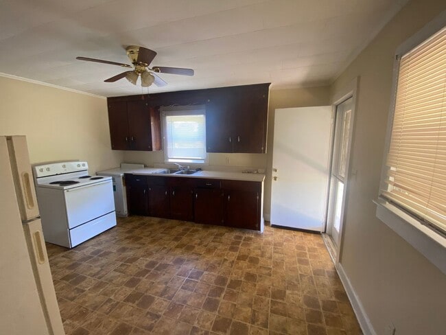 Building Photo - 2/1 Located in Cleveland County, NC near S...