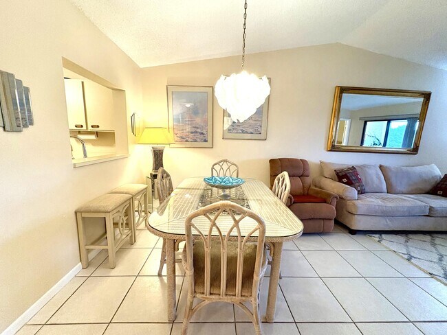 Building Photo - 9485 Boca Cove Cir