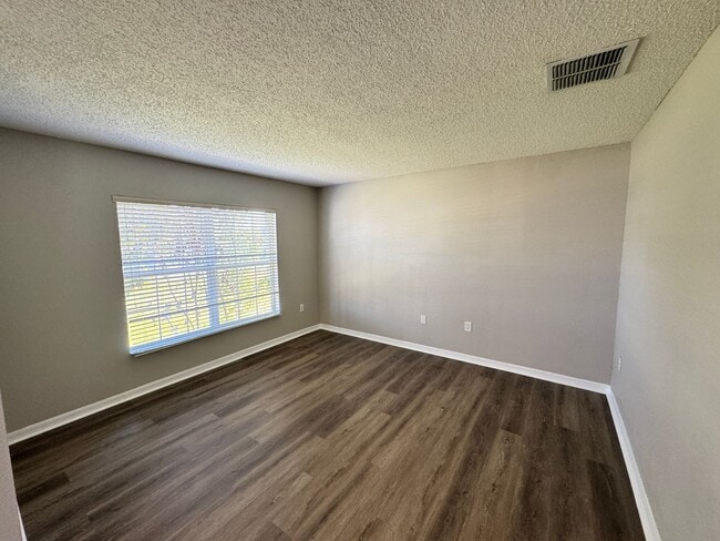 Building Photo - Split Floor plan 3/2 in Poinciana