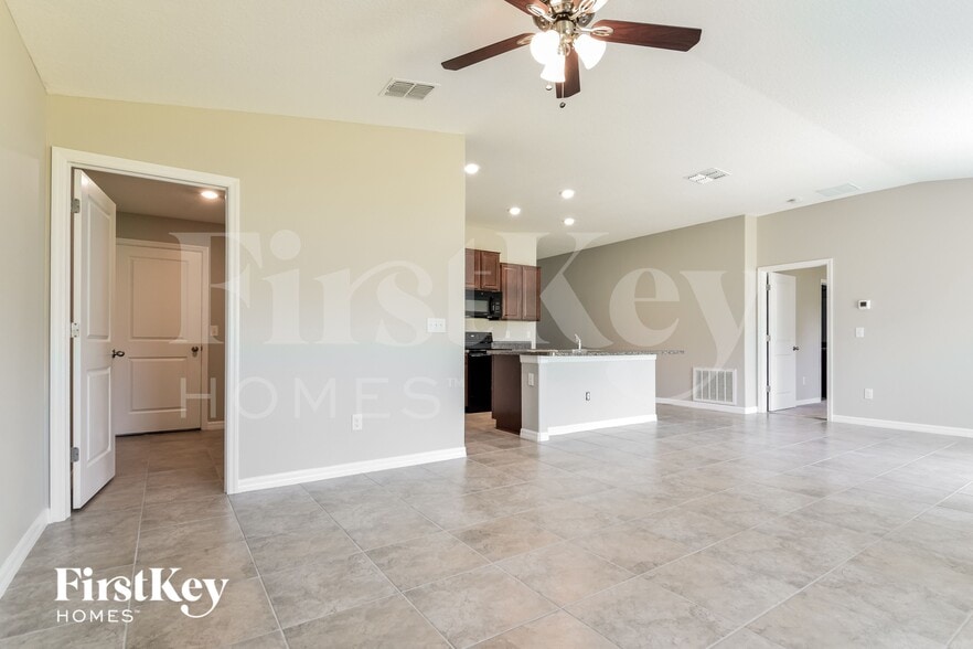 Building Photo - 9620 Sage Creek Dr