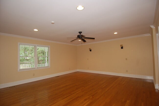 Building Photo - 3101 Janice Rd