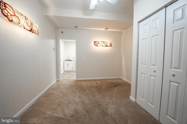 Building Photo - 4230 Avon Dr