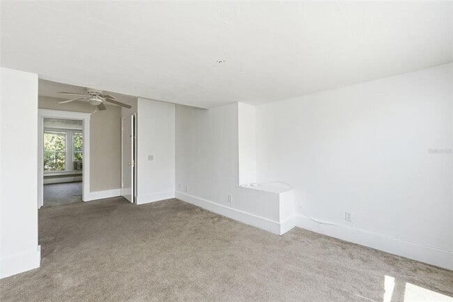 Building Photo - 104 N Clyde Ave