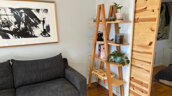 Building Photo - 3363 Madison Ave