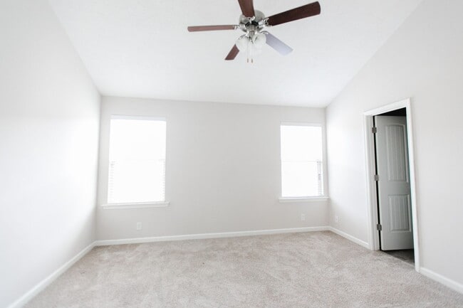 Building Photo - 924 Gamely Wy