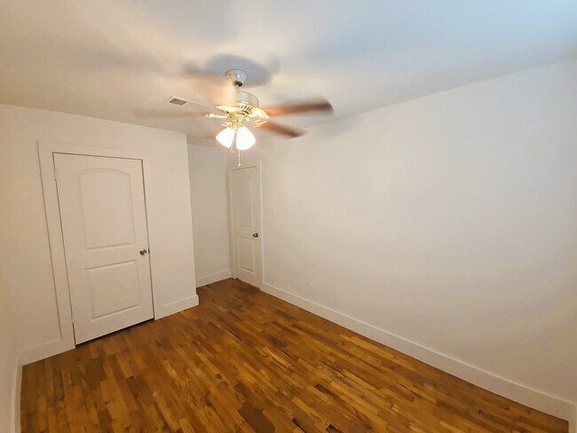 Building Photo - 3603 E Lockwood Dr