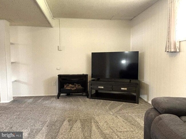 Building Photo - 30 Estate Rd