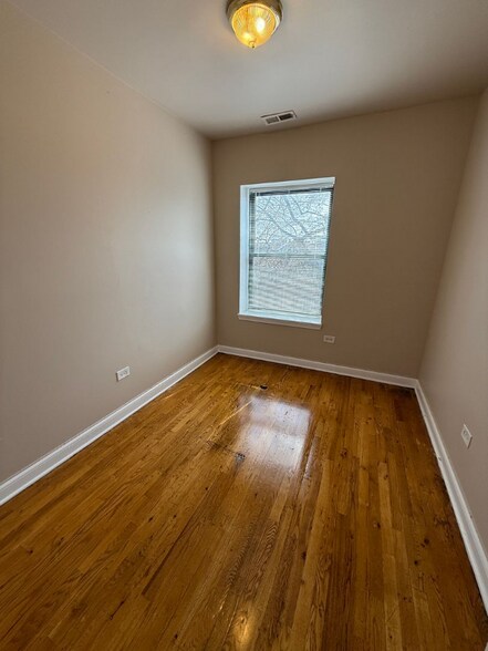 Building Photo - 4834 W Adams St