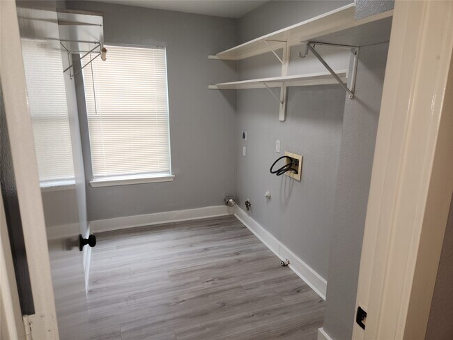 Building Photo - 20911 Walder Ct