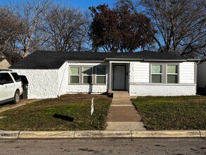 Building Photo - 4601 Harwen Terrace