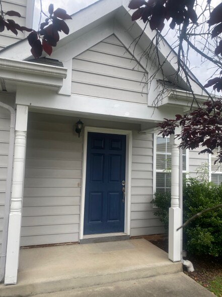 Building Photo - 1305 Fairmont St