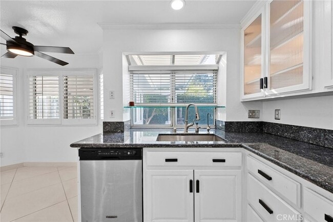 Building Photo - 1232 Meadow Ct