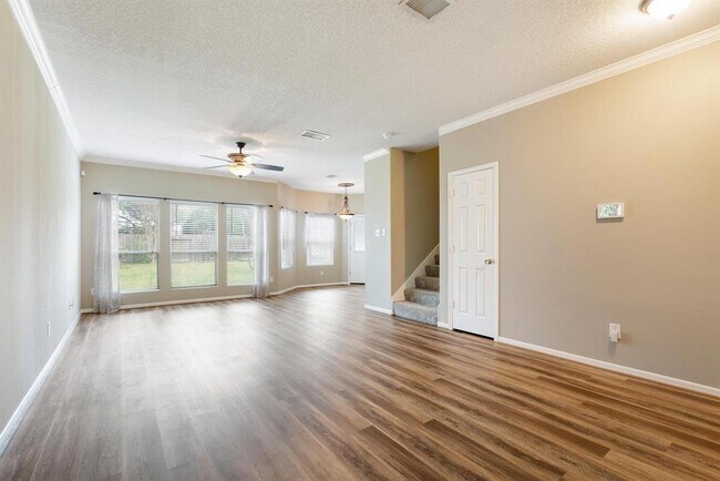 Building Photo - 15422 Elm Leaf Pl