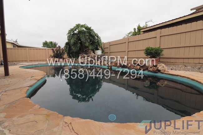 Building Photo - Spacious 3-Bed 2-Bath Home with Pool