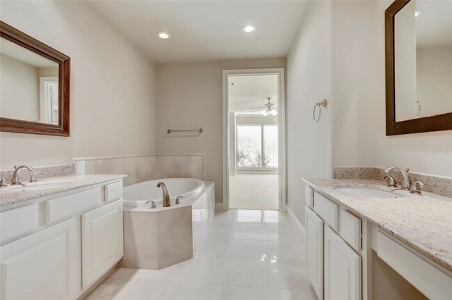 Building Photo - 9133 Creekstone Lake Dr