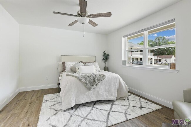 Building Photo - 212 Centerville St NE