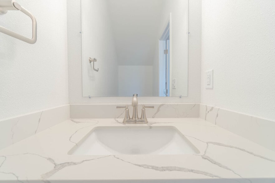 Building Photo - 4146 Avalon St