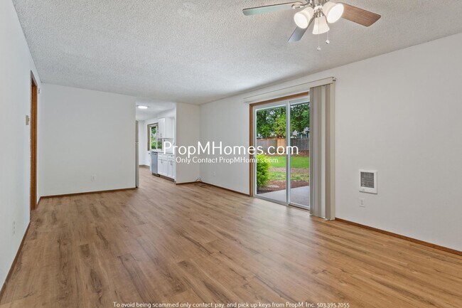 Building Photo - 5870 SW 192nd Ave