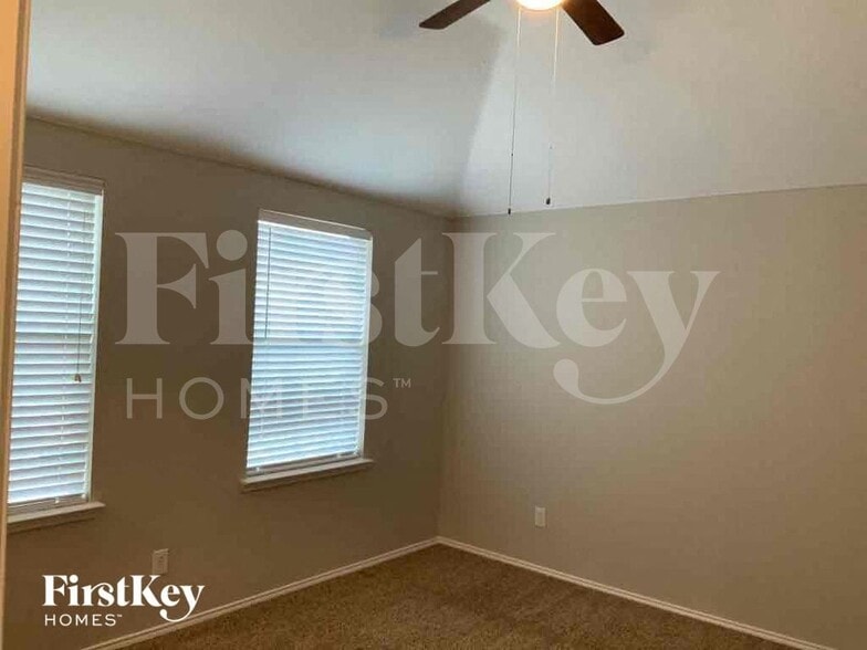 Building Photo - 12617 Summerwood Dr