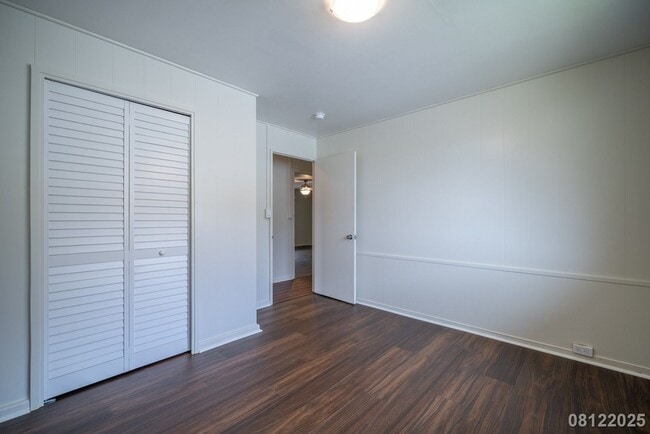 Building Photo - UPGRADED 4BR 2BA House in MANOA with SPLIT...