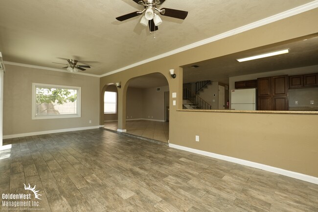 Building Photo - Spacious 4Bdm 2.5Ba Home with Loft in Las Vegas