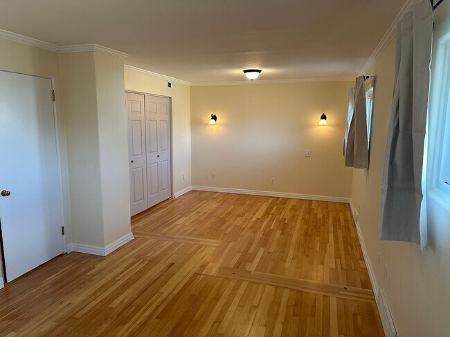 Building Photo - 3521 2nd Ave N