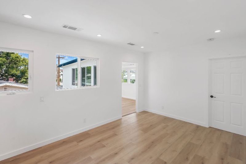 Building Photo - 510 E Palmer Ave