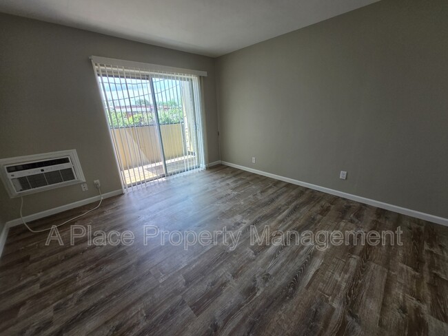 Building Photo - 2727 Hampton Ave