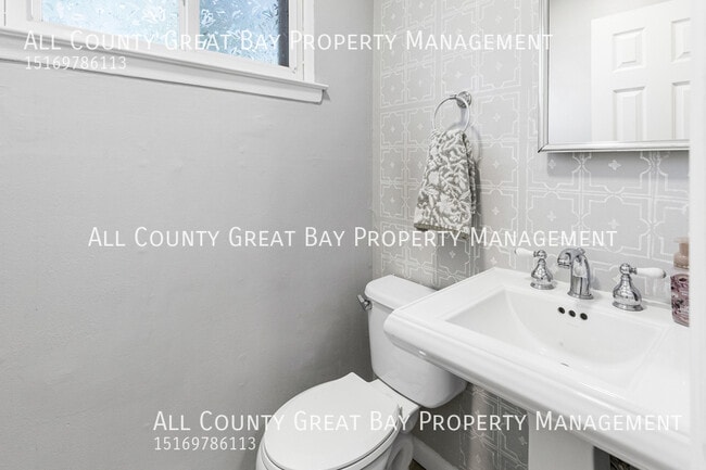 Building Photo - 921 Church St