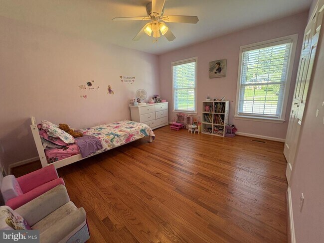 Building Photo - 9926 Tartan Ct