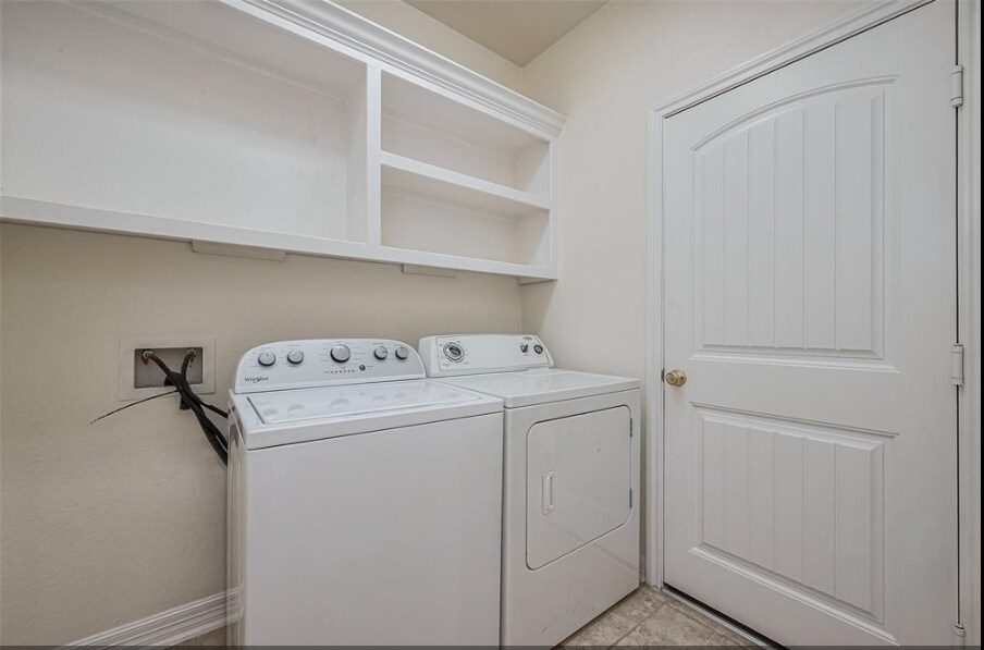 Building Photo - 2011 Fern River Ct