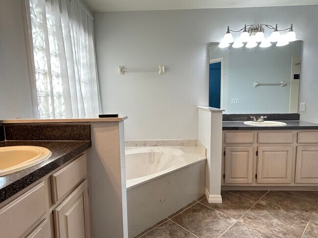 Building Photo - Amazing Dream Home with Water View and Pri...