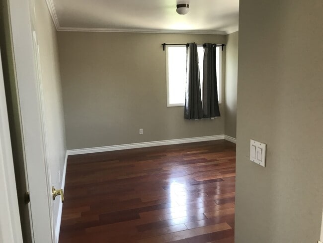 Building Photo - this will be gone this weekend! Rare change to rent a 2005 built 2 bedroom house HOUSE in Glassel...