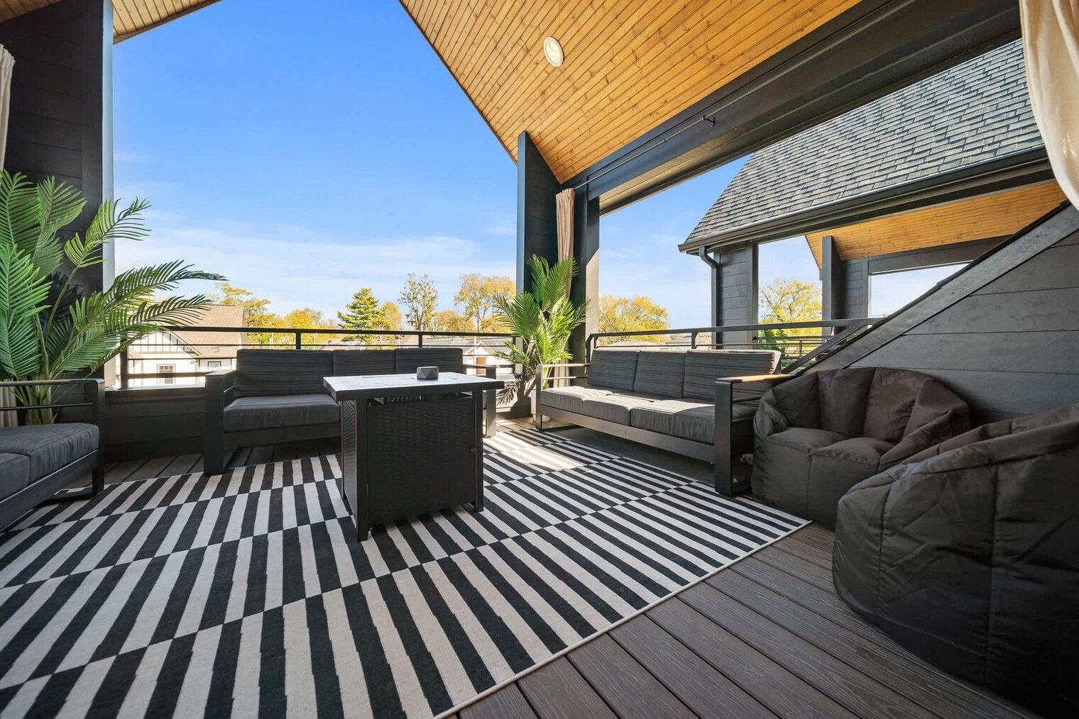 Building Photo - 1102C Buchanan St