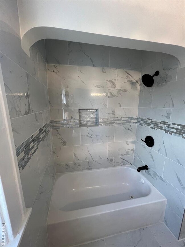 Building Photo - 16157 Linwood St