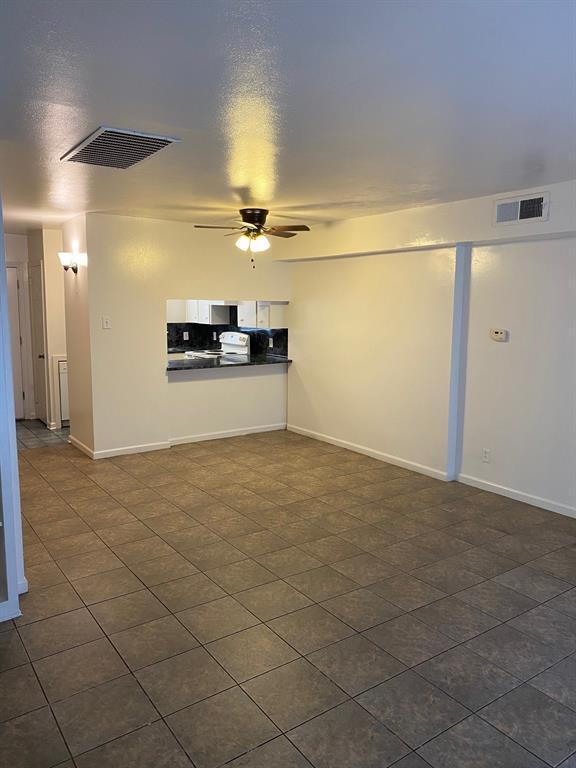 Building Photo - 708 Staitti St