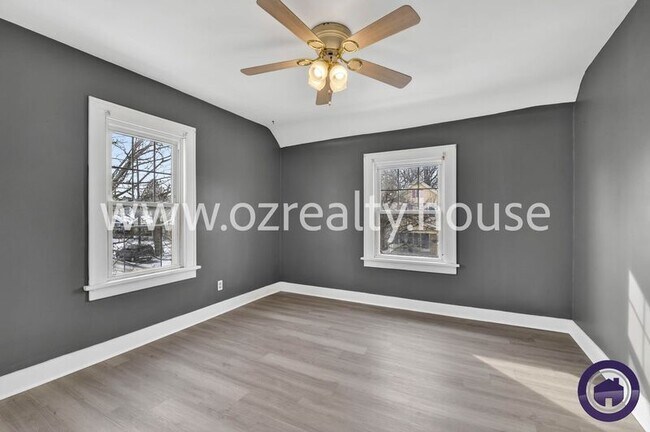 Building Photo - 119 Carbon St