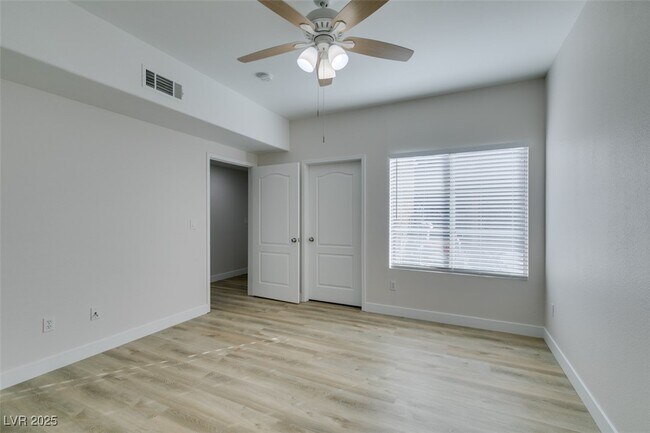 Building Photo - 5525 W Flamingo Rd