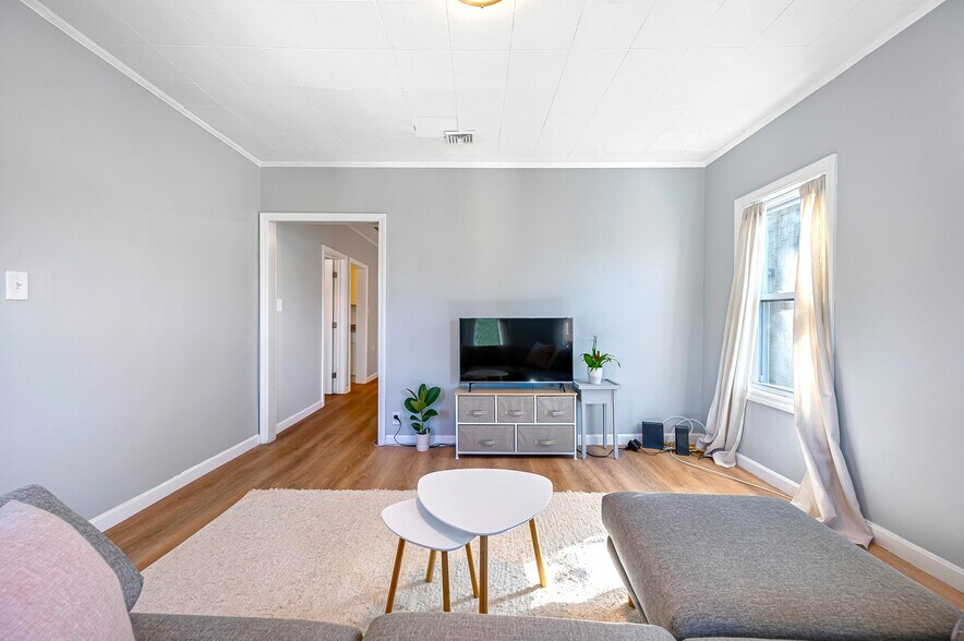 Building Photo - 30 Hooper St