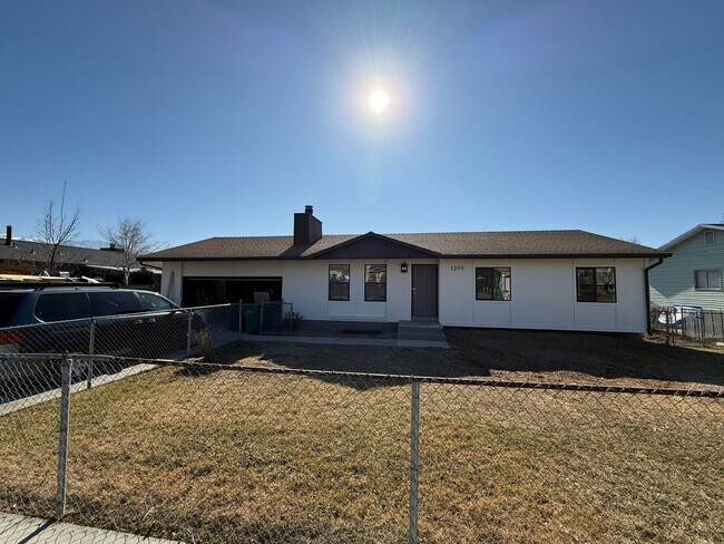 Building Photo - Five Bedroom Home, 2600 sq ft,  West Jordan, $3000/month, Fenced Yard