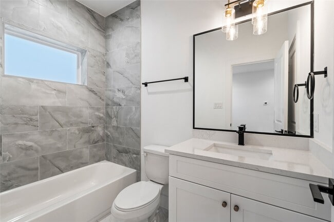 Building Photo - 4039 Buck St