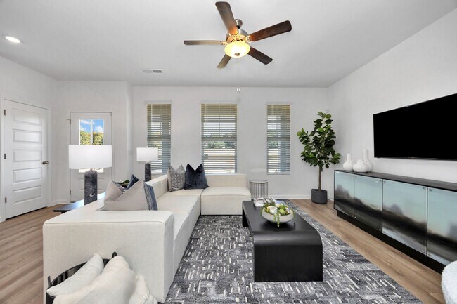 Building Photo - BRAND NEW 3 Bed 2.5 bathroom townhomes in Madison!