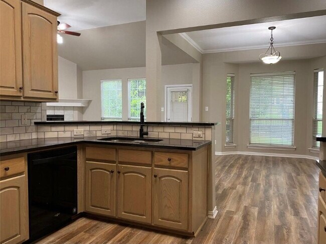 Building Photo - 3011 Bayside Dr